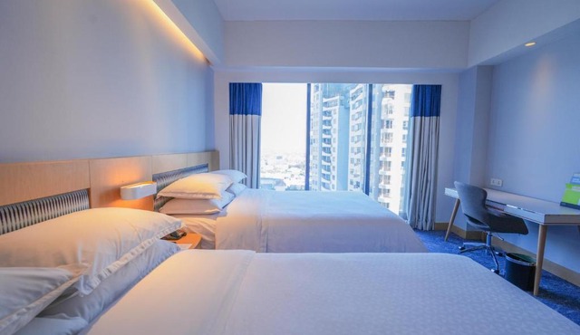 Four Points by Sheraton Surabaya, Tunjungan Plaza in Surabaya