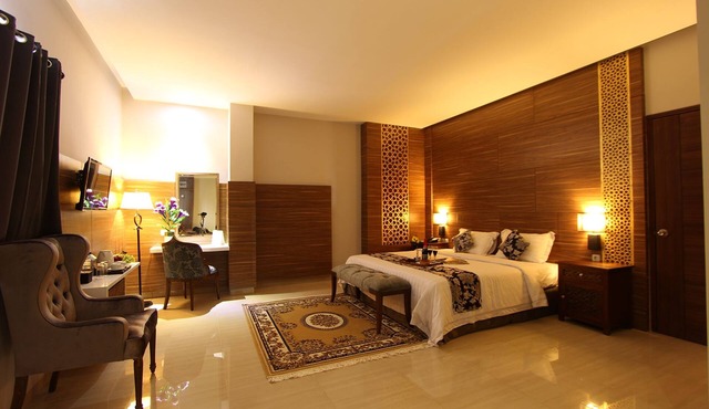 Grand Amira Hotel
