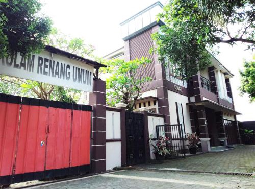 Guest House Syariah GS Taman Keluarga in Jakarta