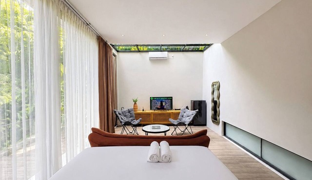 Guru Giri Forest Cabin Studio Villa in Srimulyo