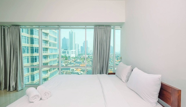 Homey And Warm 1Br Apartment At Ambassade Kuningan