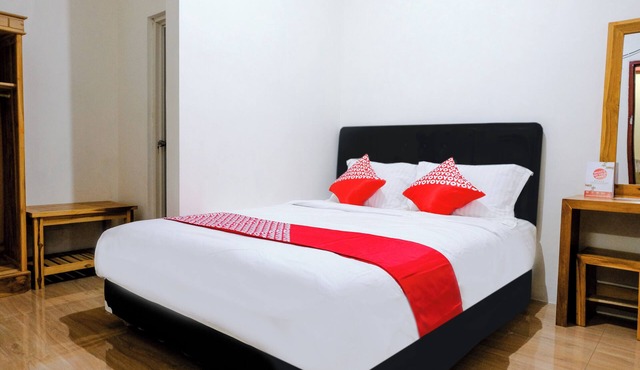 Hotel O D&a Guesthouse Syariah And Rent Car in Malang