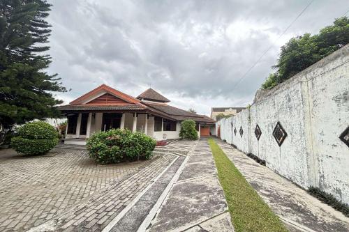 Hotel O Harumi Family Homestay in Wonosobo