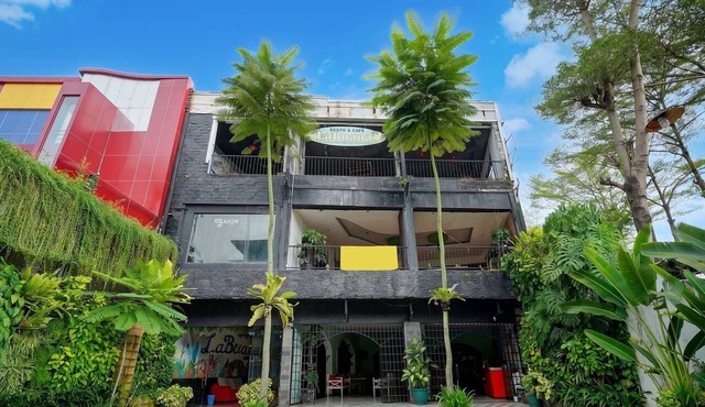 Hotel O near Primaya Hospital formerly in Makassar
