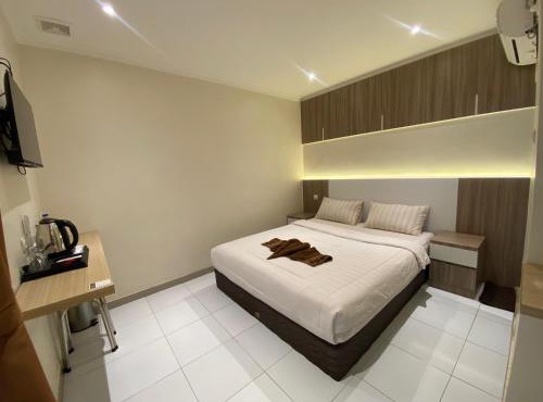 Hotel Paris Santika in Rawara