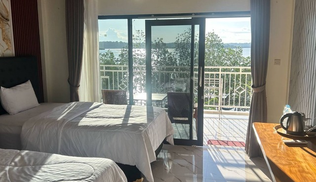 Hotel Villa Beach Transit 2 in Labuan Jambu