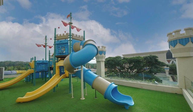 JAMBOO KINGDOM HOTEL & RESORT in Tulungagung