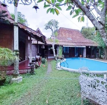 Java Rustic Villa in Kejayan