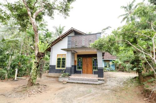 Jemakir Homestay in Sermo