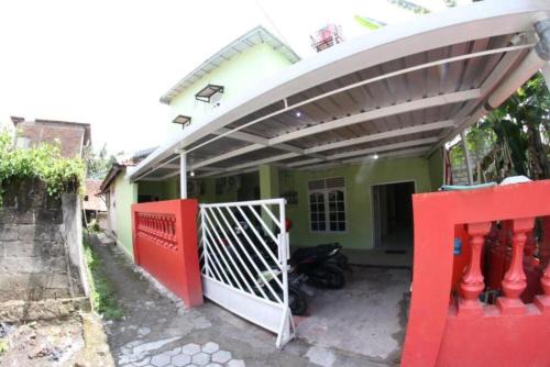 Kost Karangjati 3 by Omah Sinten