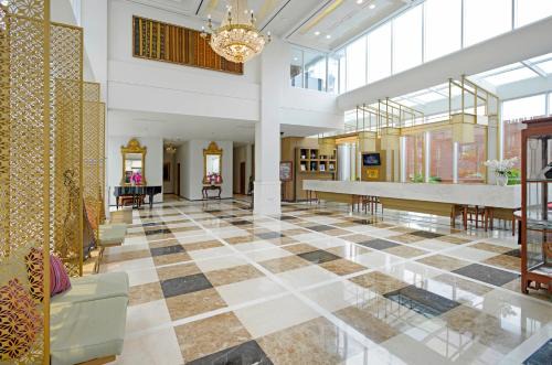 La Lisa Hotel by ARTOTEL in Surabaya