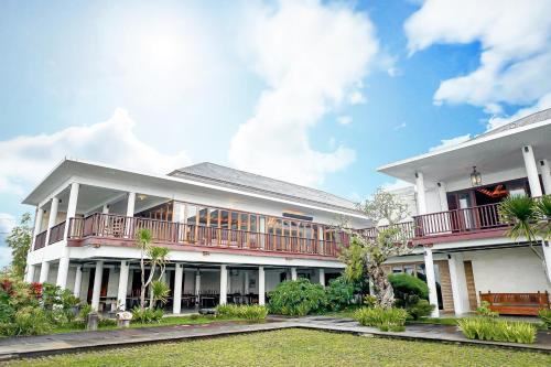 Louis Kienne Resort Bandungan in Srondolwetan