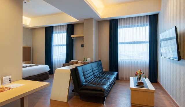 Luminor Hotel Airport Sidoarjo by WH in Sidoarjo