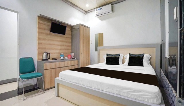 Luxury Deluxe DBL Retreat W/Free WiFi and Parking in Banda Aceh