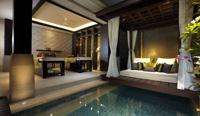 Luxury Tropical Villa in Nusa Dua, Only 15 Mins Drive to Jimbaran Bali in Nusa Dua