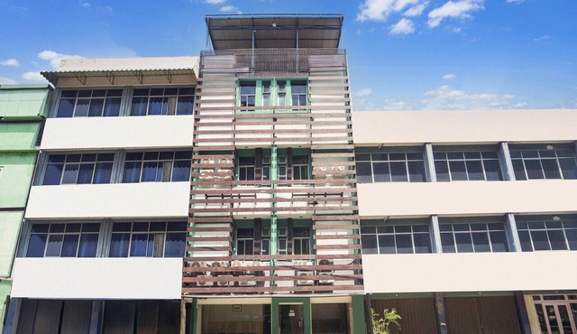 Luxury Twin Stay with Free WiFi and Parking in Palembang