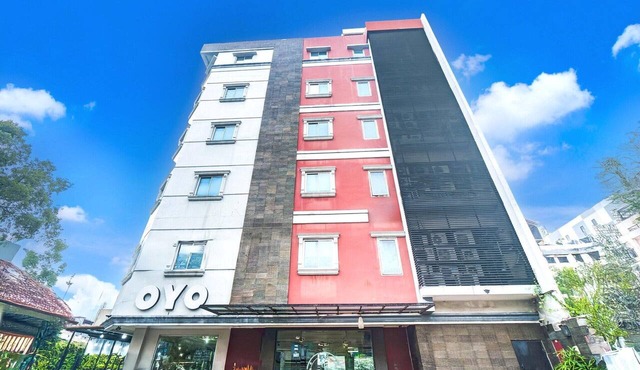 Luxury Twin Stay with Free WiFi and Parking