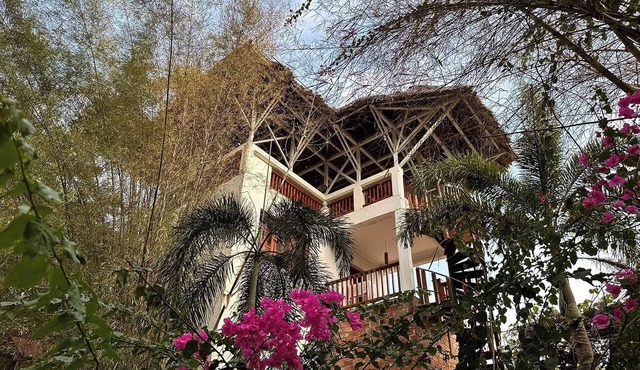 Mangga Lodge in Bira