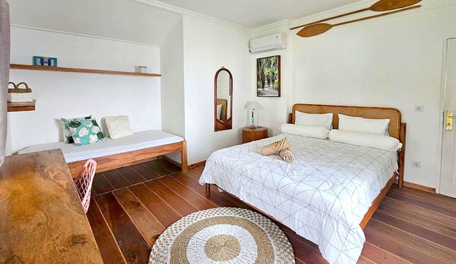 Master Bungalows Ensuite 1 bedroom bungalow in Mentawai Islands regency