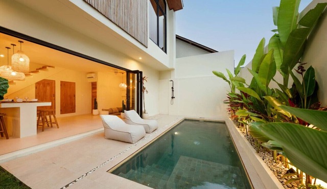 Modern 2BR Oasis with Pool in Balangan