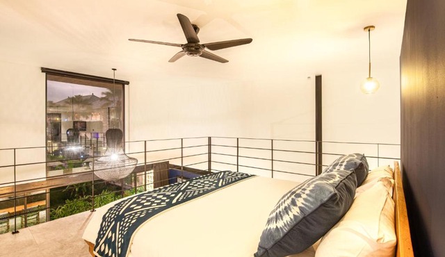 Modern Spacious Loft 200m from the beach Canggu in Canggu