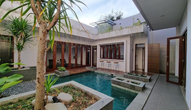 Namdur Villa Sariwangi - Tropical Villa in Bandung With Private Pool in Bandung