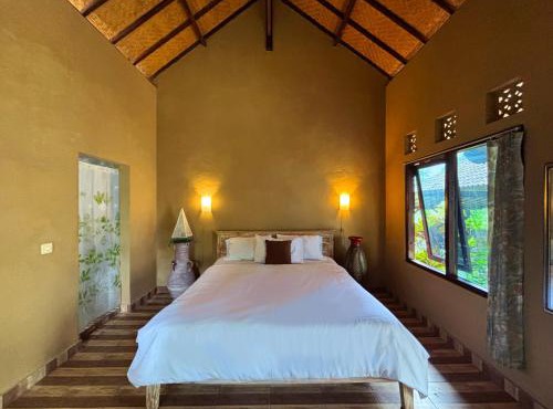 Natha House - Riverside Homestay in Buleleng