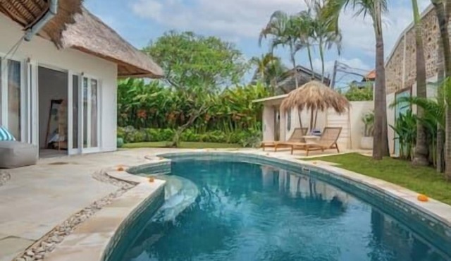 NEW Private Full-Time Butler/7 Min Walk to Beach in Seminyak