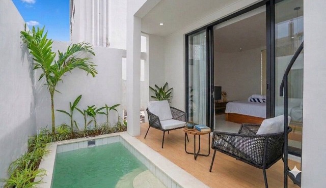 New Rooftop Jacuzzi & Private Pool Villa near Canggu/Seminyak.