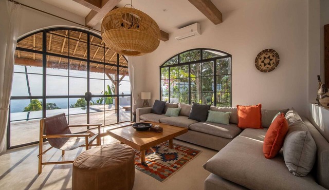 NEW ! Stunning 4BR Jungle View Villa in Lovina