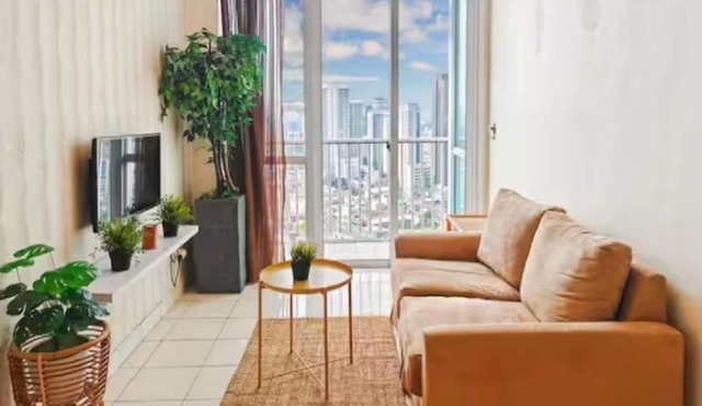 Newly Large 2BR Ambassador2 Apt with Pool Gym WiFi