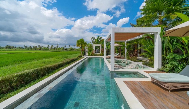 Nirwana Air - 3BR Ubud Villa with Panoramic Views in Mambal