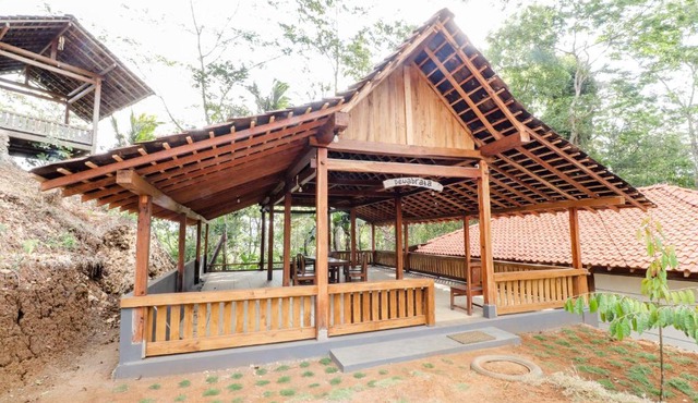 Omah Watu Blencong in Sermo
