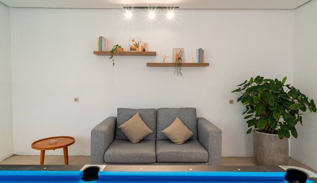 Oyama City View 4BR Villa with a Heated Pool in Bandung