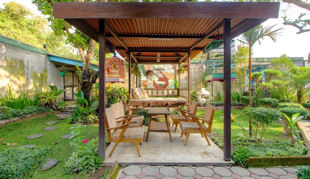 OYO 1355 Griya Wismono Homestay in Kalasan