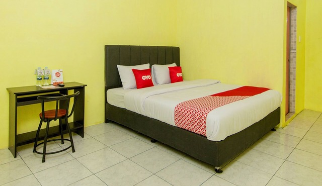 OYO 1701 Bagus Inn in Berastagi