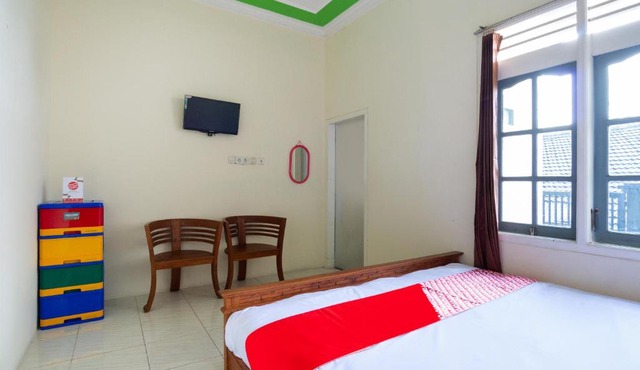 OYO 3210 Villa Aisya in Batu