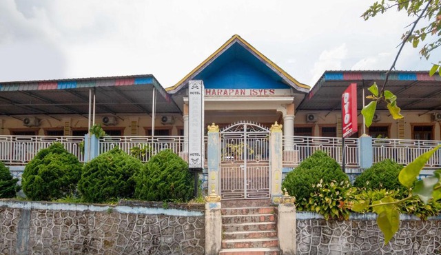 OYO 3275 Hotel Harapan Isyes in Parapat