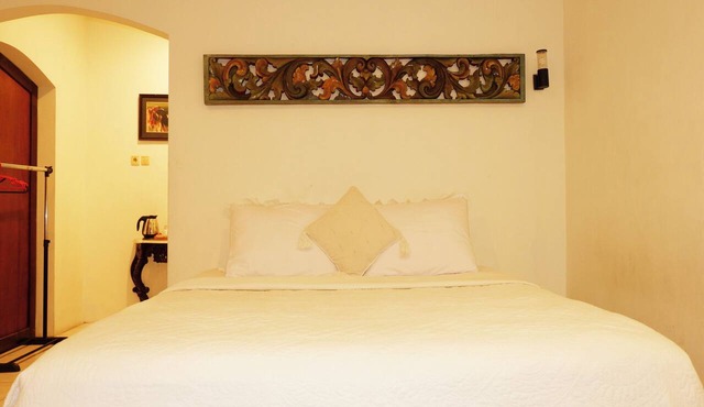 OYO 604 Cemara S Homestay in Batu