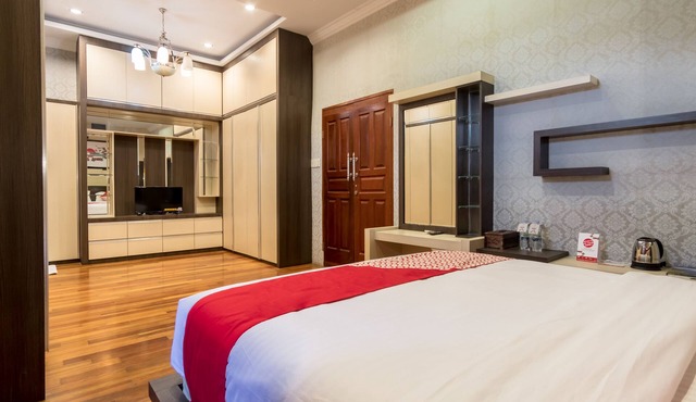 OYO 619 Naufal Guest House Syariah in Medan