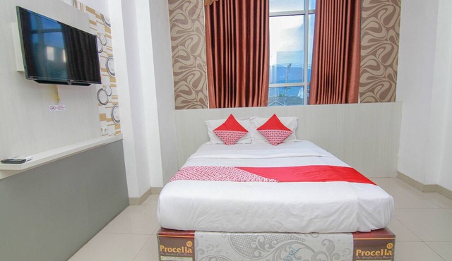 OYO 861 R Four Hotel in Palu
