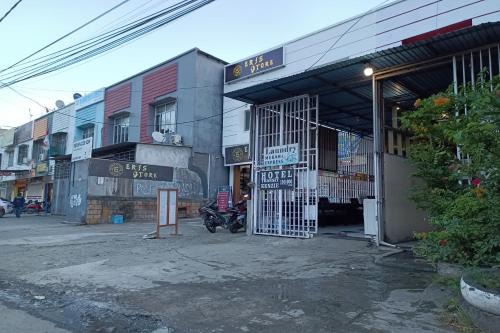 OYO 93485 Hotel Kenzie Sentani in Jayapura
