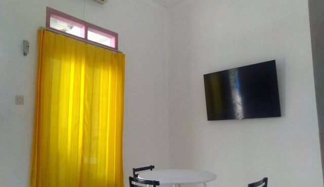 OYO 93774 Khaira Kos Dan PenginapanNearYani Heahlerr in Marabahan