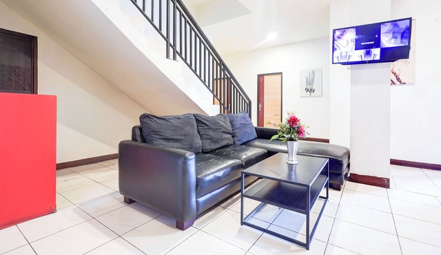 OYO 94774 Mulia House in Makassar