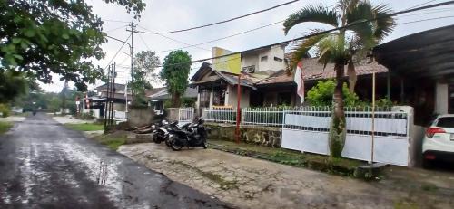 OYO 94801 Pad Guest House in Bandung