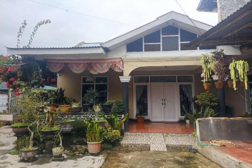 OYO 94841 Alodia Homestay Family in Kejajar