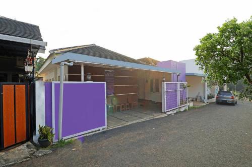 OYO Life 91504 De Vila Ungu Syariah in Ciamis