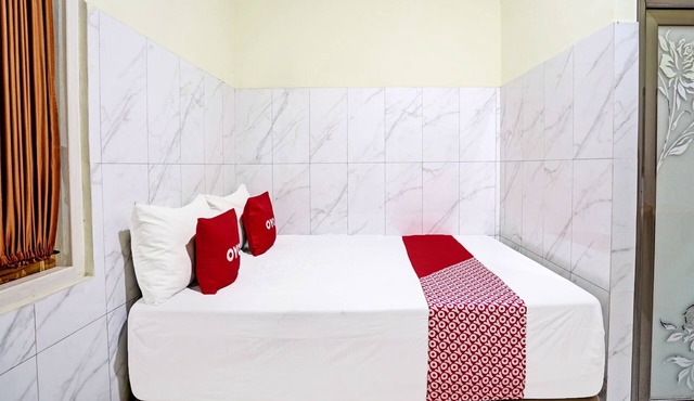 OYO Life 91884 Kost Kusuma Dewi Syariah in Sidoarjo