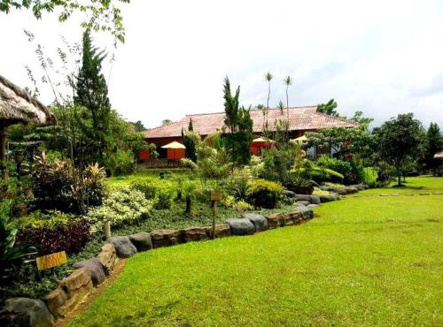 Paddessa Maison in Ciherangsating