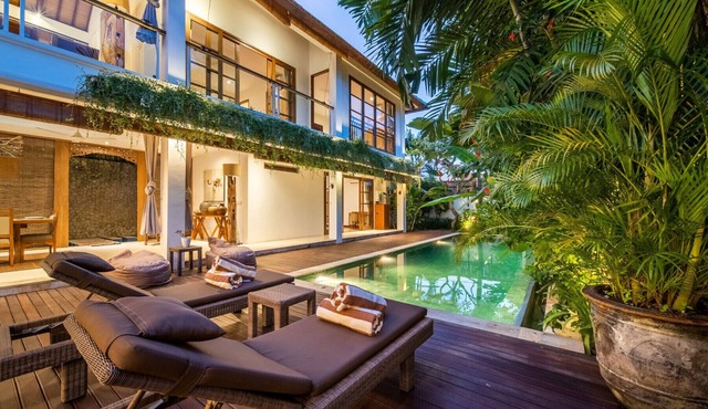 Private Pool Berawa Stay Walk to Finns